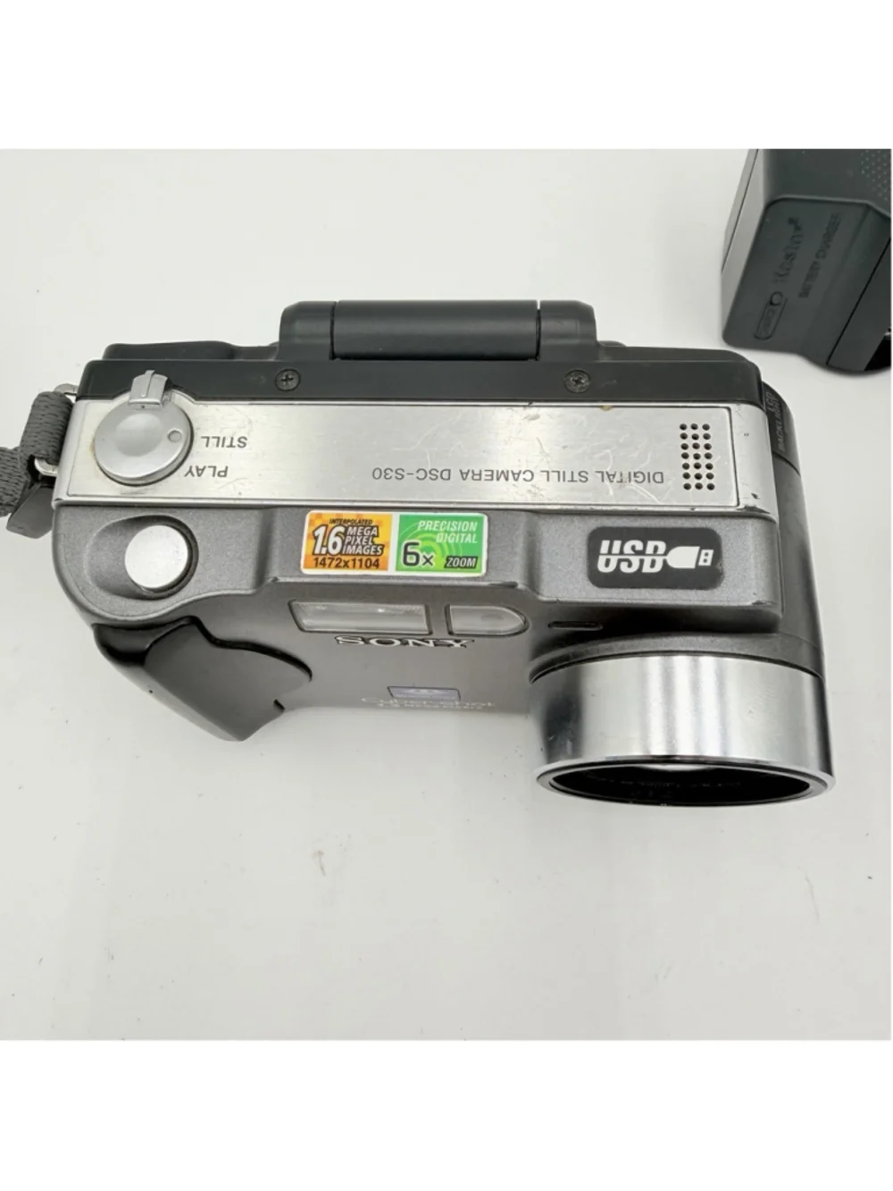 Sony Cyber-shot DSC-S30 DIGITAL CAMERA Bundle TESTED Memory Stick 1.3MP